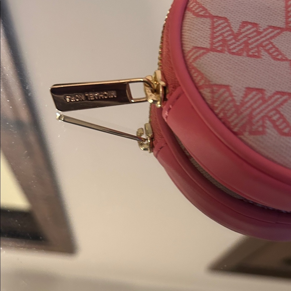 Michael Kors Pink and Cream Key Holder - Picture 3 of 10